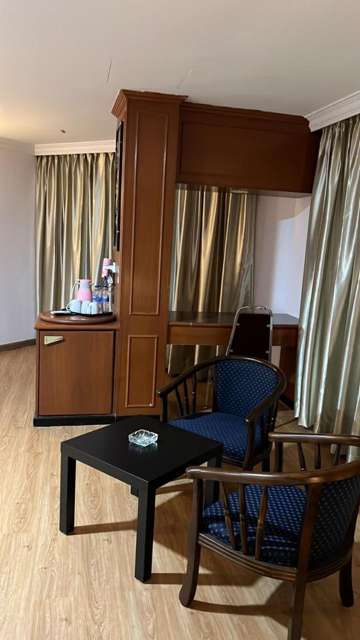 Hotel Ching Hua Segamat Buitenkant foto