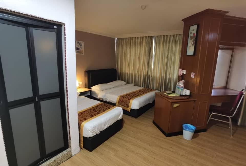 Hotel Ching Hua Segamat Buitenkant foto
