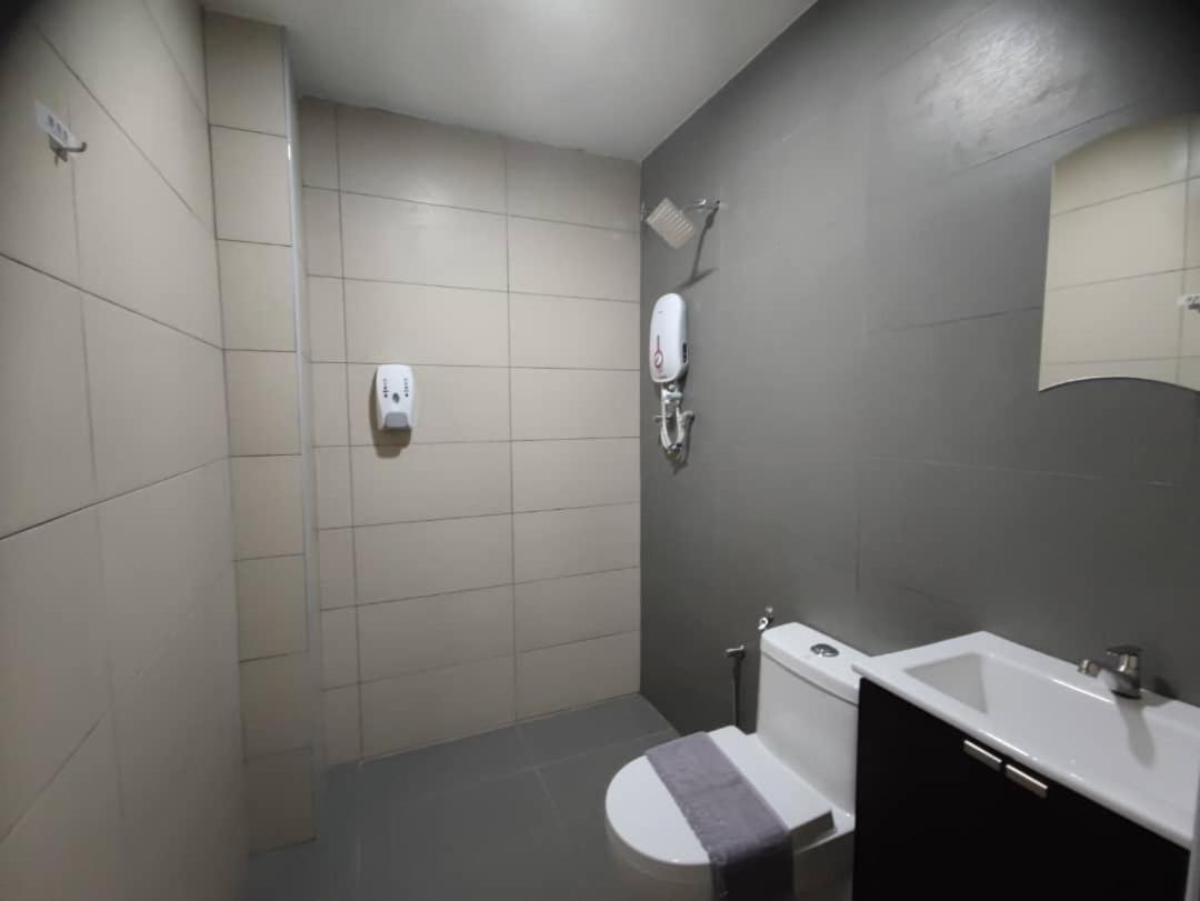 Hotel Ching Hua Segamat Buitenkant foto