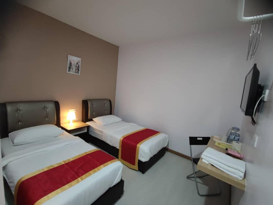 Hotel Ching Hua Segamat Buitenkant foto