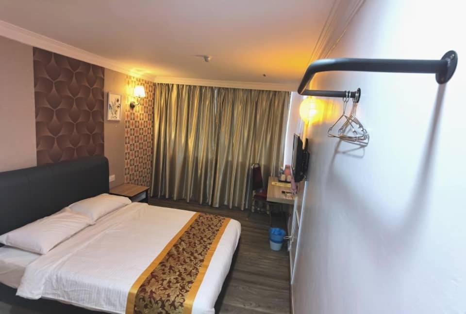 Hotel Ching Hua Segamat Buitenkant foto