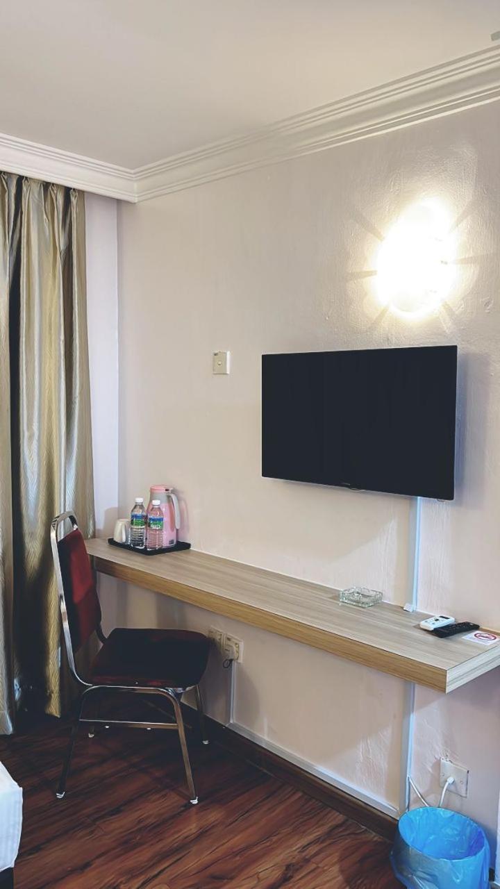 Hotel Ching Hua Segamat Buitenkant foto