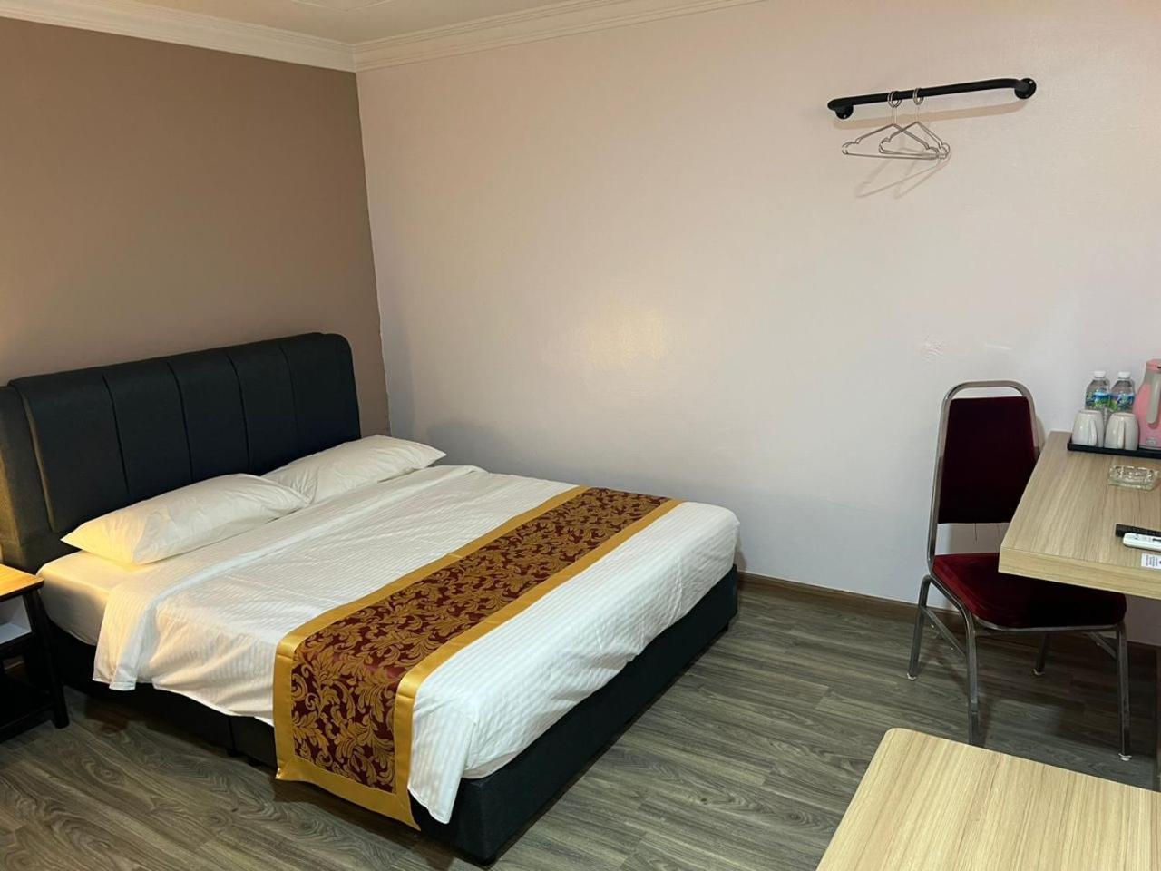 Hotel Ching Hua Segamat Buitenkant foto